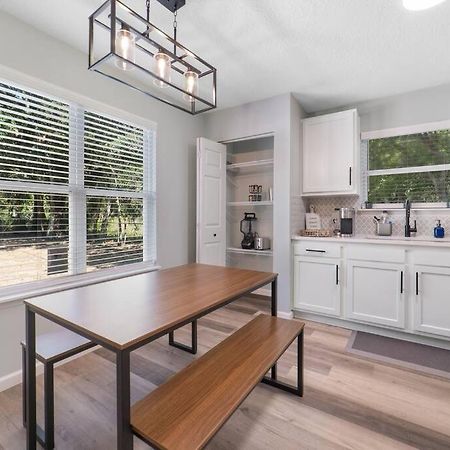 New Modern Bungalow Close To Downtown! Fully Fenced Yard เซนต์ออกัสติน ภายนอก รูปภาพ